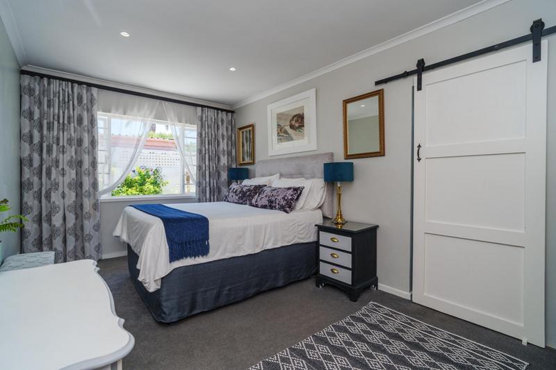 2 Bedroom Property for Sale in Harfield Village Western Cape